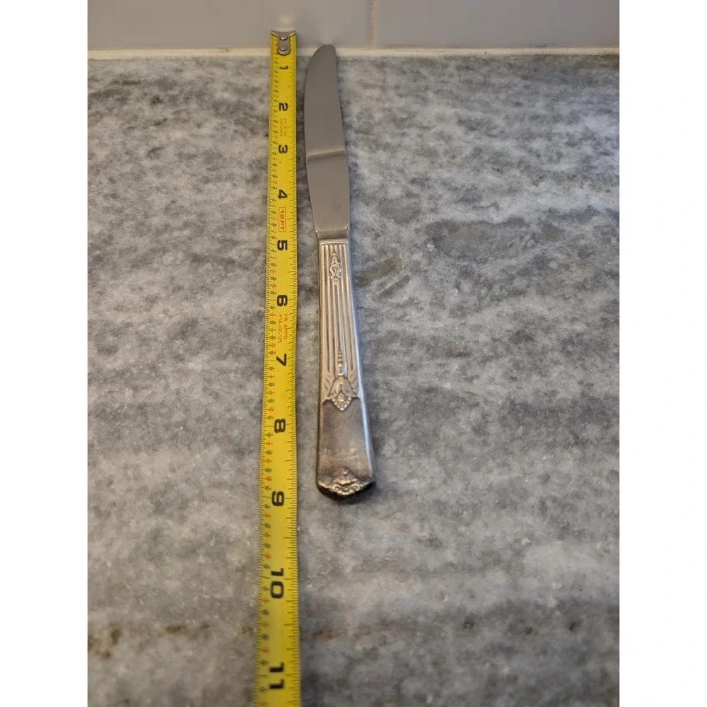 4 Dinner Knives Treasure Pattern Wm Rogers Silverplate VTG 1940 Stainless Blades